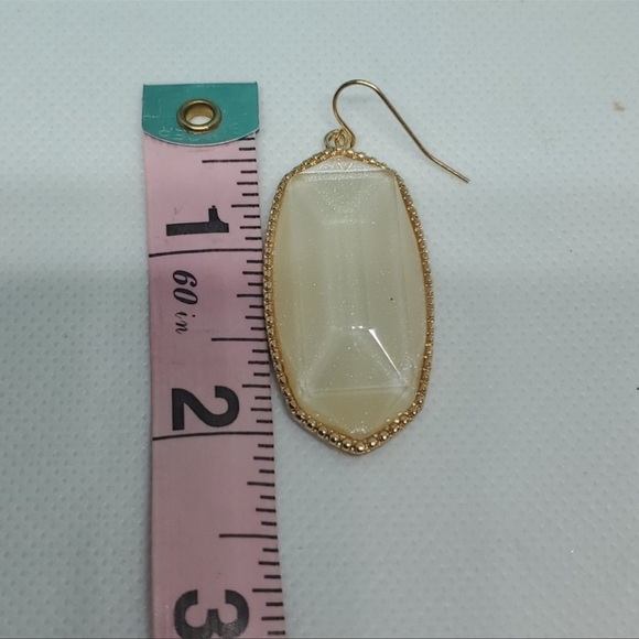 Cream Opalescent Look Acrylic Diamond Cut Earrings - Picture 5 of 8